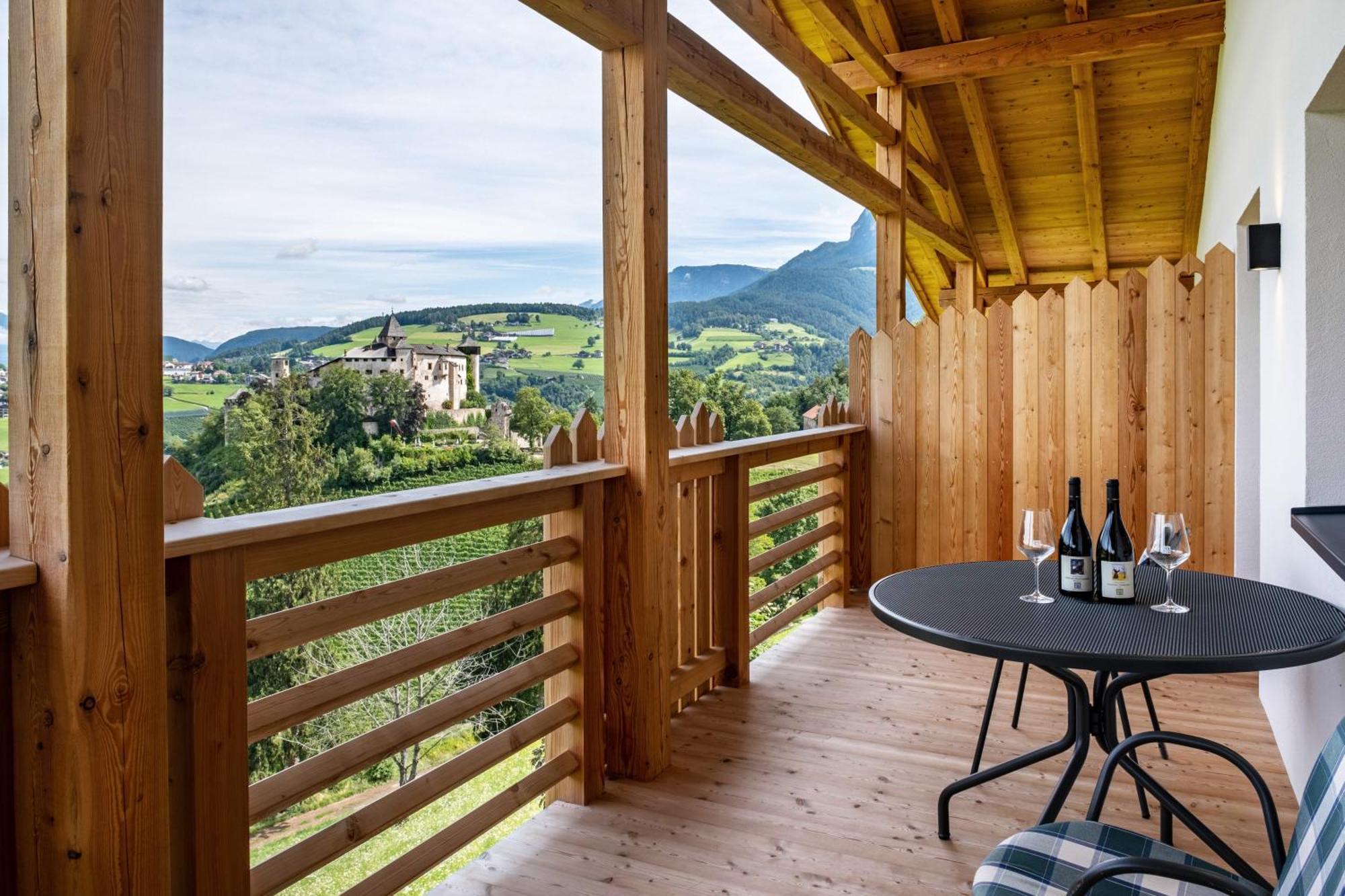 Haensel Und Gretel Schlosshof Umes ภายนอก รูปภาพ
